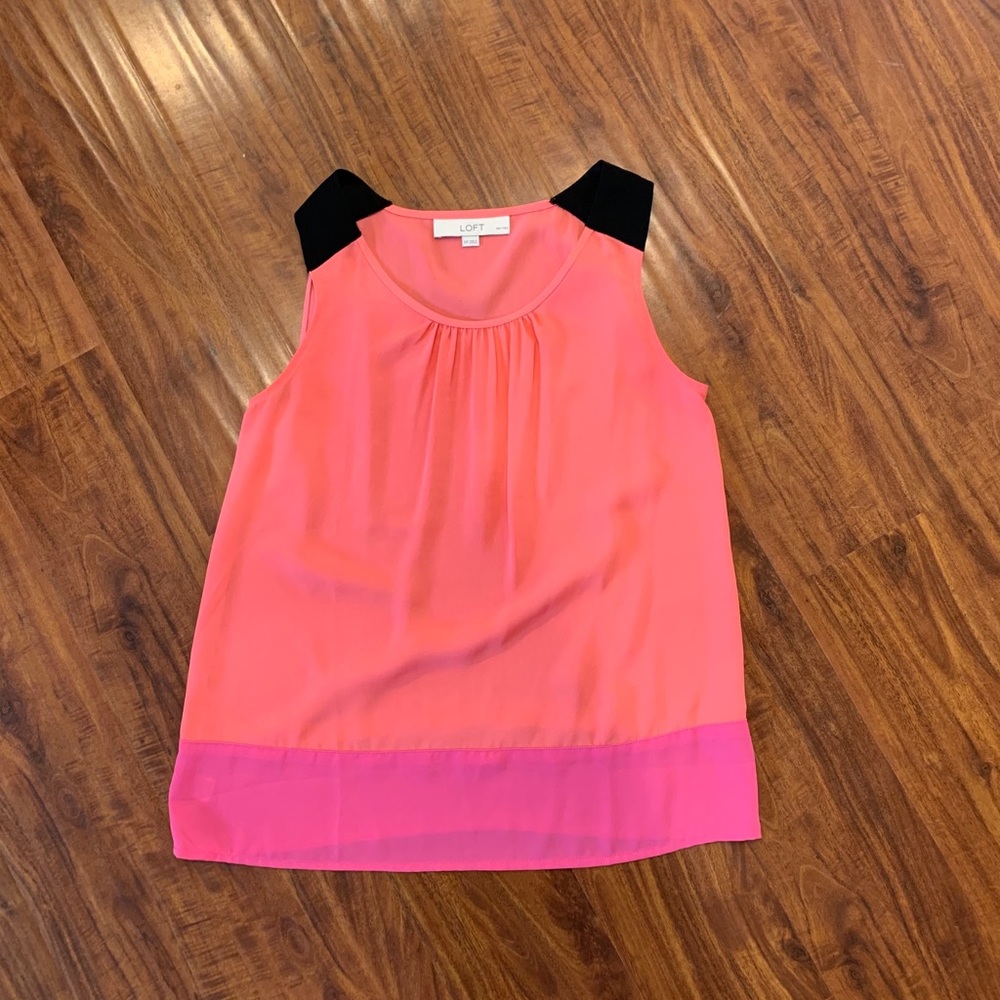 Spring/Summer Loft Top in perfect condition!